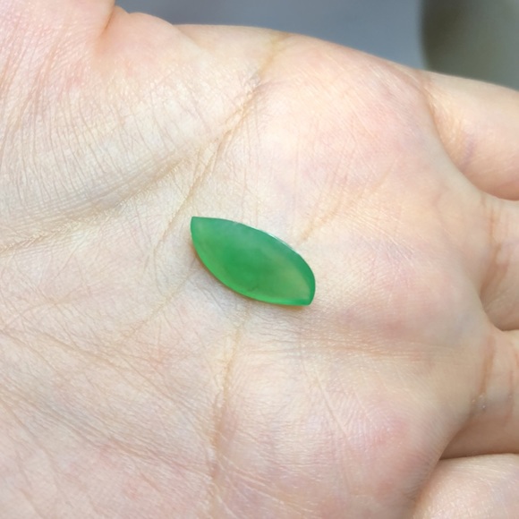 Grade A Untreated Loose Burma Jadeite Apple Green - Picture 6 of 6